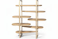 **Titel in het Nederlands: Moderne houten plankenstelling met meerdere niveaus**